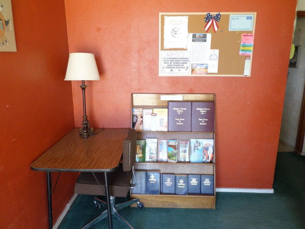 Cliff Palace Motel Бландинг Экстерьер фото